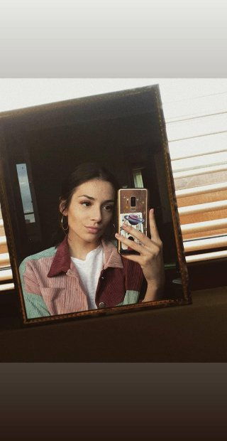 Есра Мюмюн Есра Мюмюн