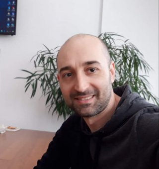 Иван Петков