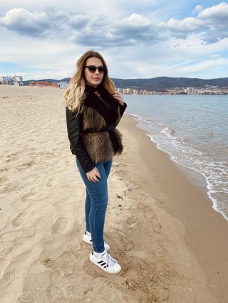 Антоанета Николова