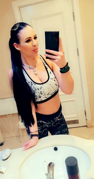 Никол  Антонова