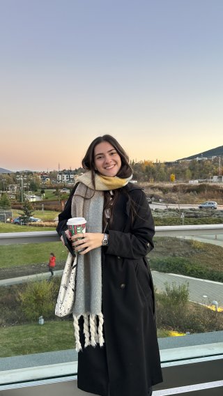 Никол Стоянова