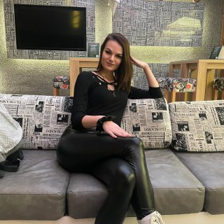 Катя Попова