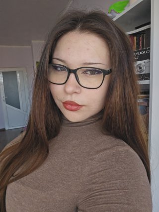 Никол Лалева