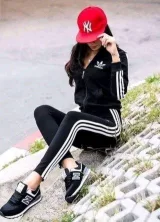 Никол Веселинова