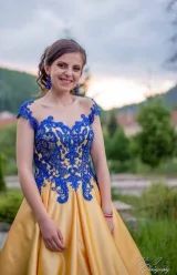 Мериам Асенова