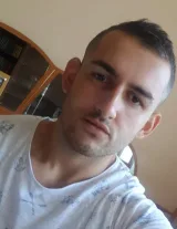 Енис Хюсни
