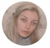 Нора Николова