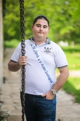 Виктор Петров