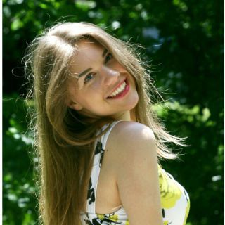 Изабел Николова