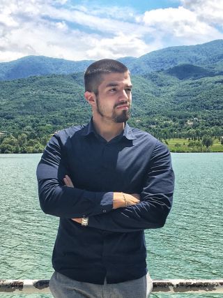 Деян Маринов