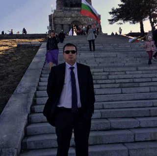Янко Николов