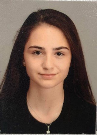 Лора Левичарова