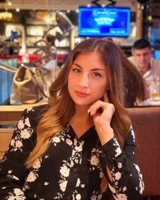 Микаела Дълбокова
