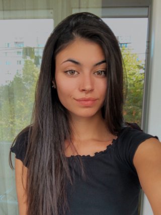 Никол Николаева