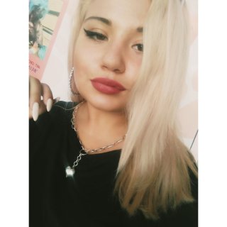 Виктория Любенова