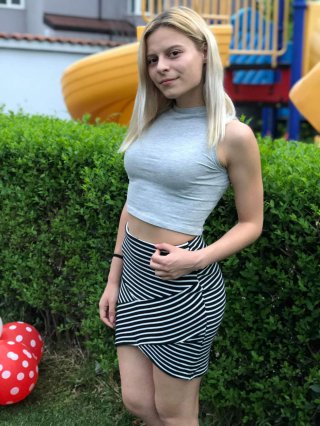 Лора Енчева