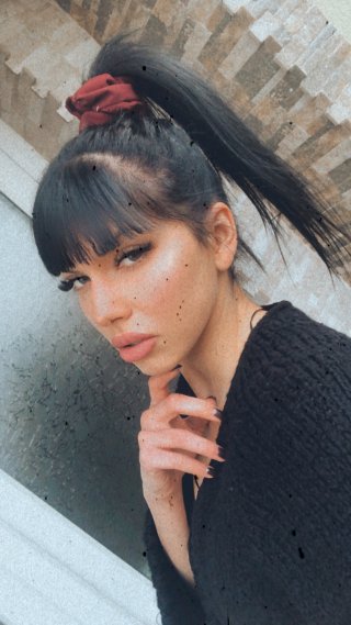Оля Мирославова