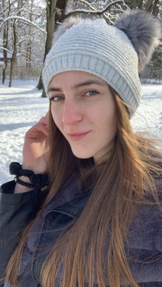 Изабел Николова