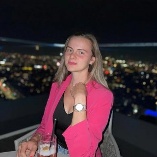 Симона Михова