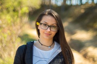 Елеонора Калъмбова