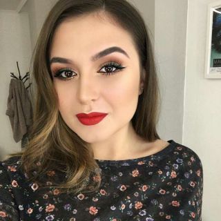 Елизабет Годжеманова